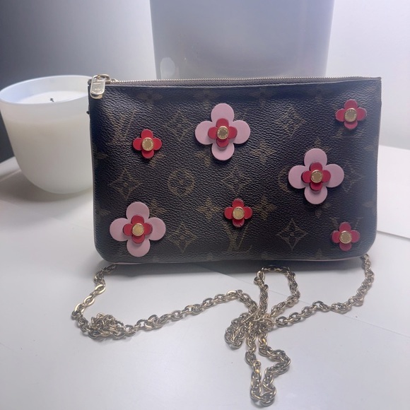 SOLD Louis Vuitton Limited Edition Double Zip Pochette with Monogram Canvas - Picture 2 of 8